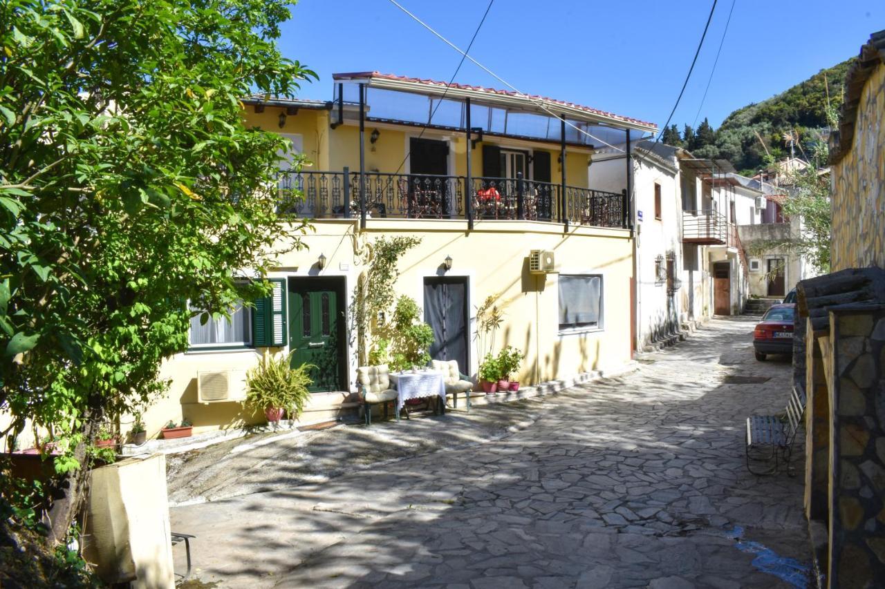 Marilou'S Cottage Agios Matthaios  Exterior photo